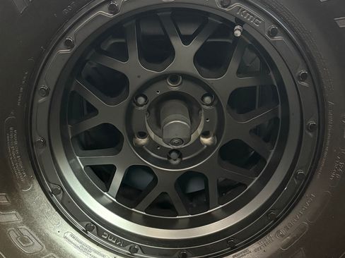 Used 2021 Ford Bronco Badlands image 4