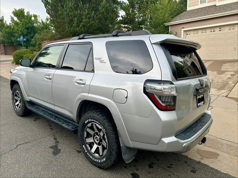 Used 2022 Toyota 4Runner TRD Off-Road AWD/4WD image 6
