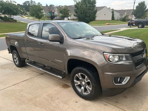 Used 2015 Chevrolet Colorado Z71 AWD/4WD image 2