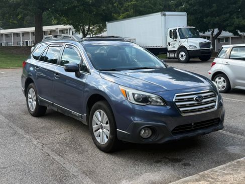 Used 2017 Subaru Outback 2.5i Premium AWD/4WD image 1