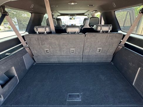 Used 2023 Lincoln Navigator L Reserve RWD image 13