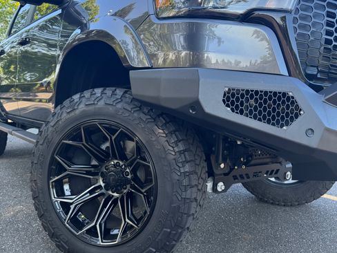 Used 2025 RAM 1500 Big Horn AWD/4WD image 1