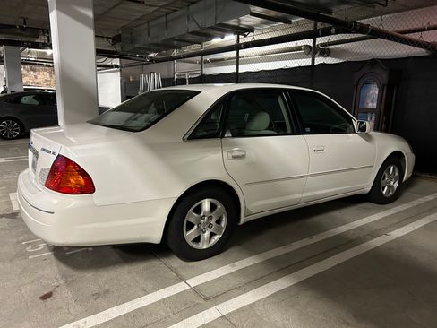 Used 2001 Toyota Avalon XL image 5