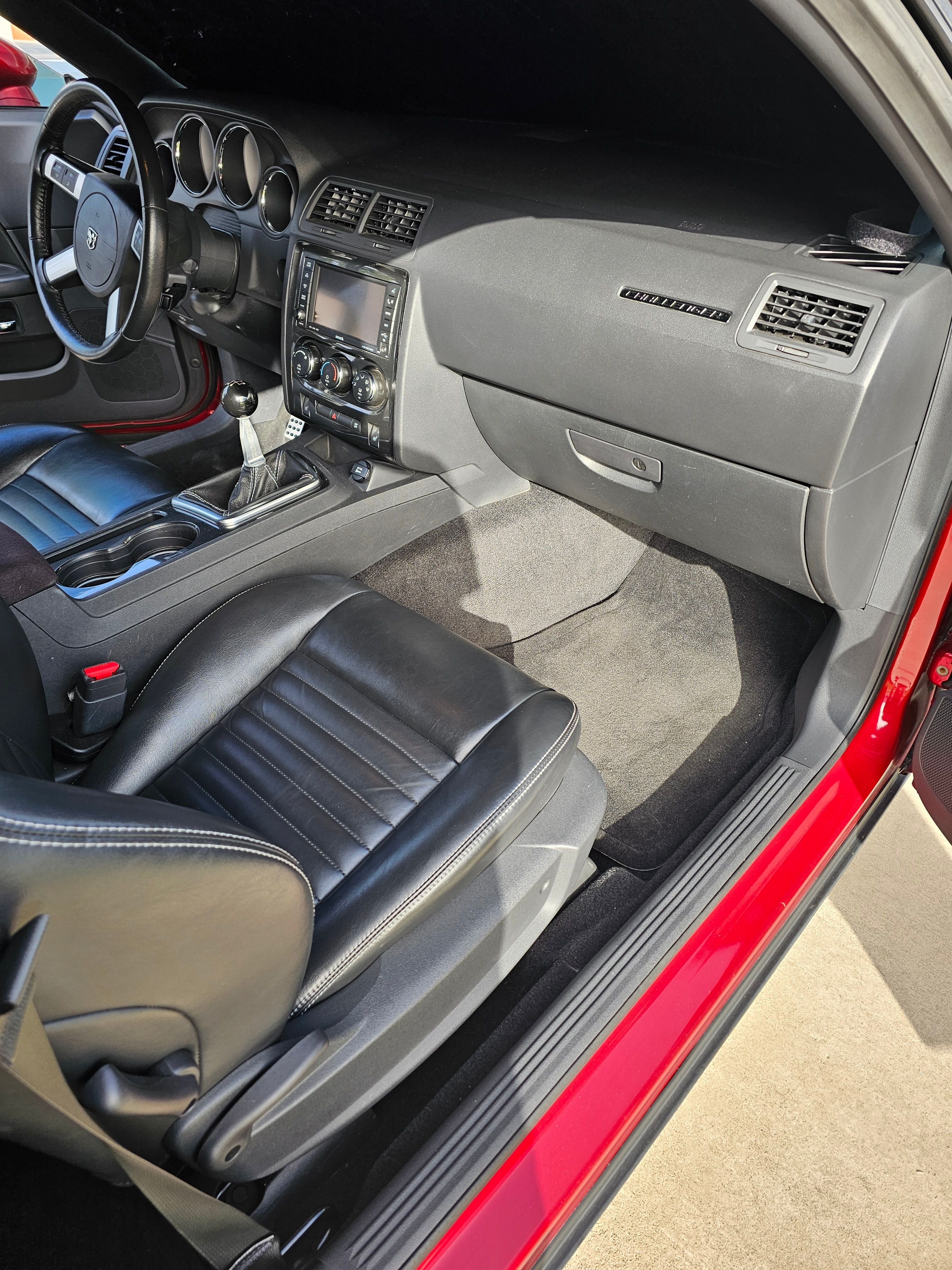 Used 2009 Dodge Challenger R/T RWD image 10