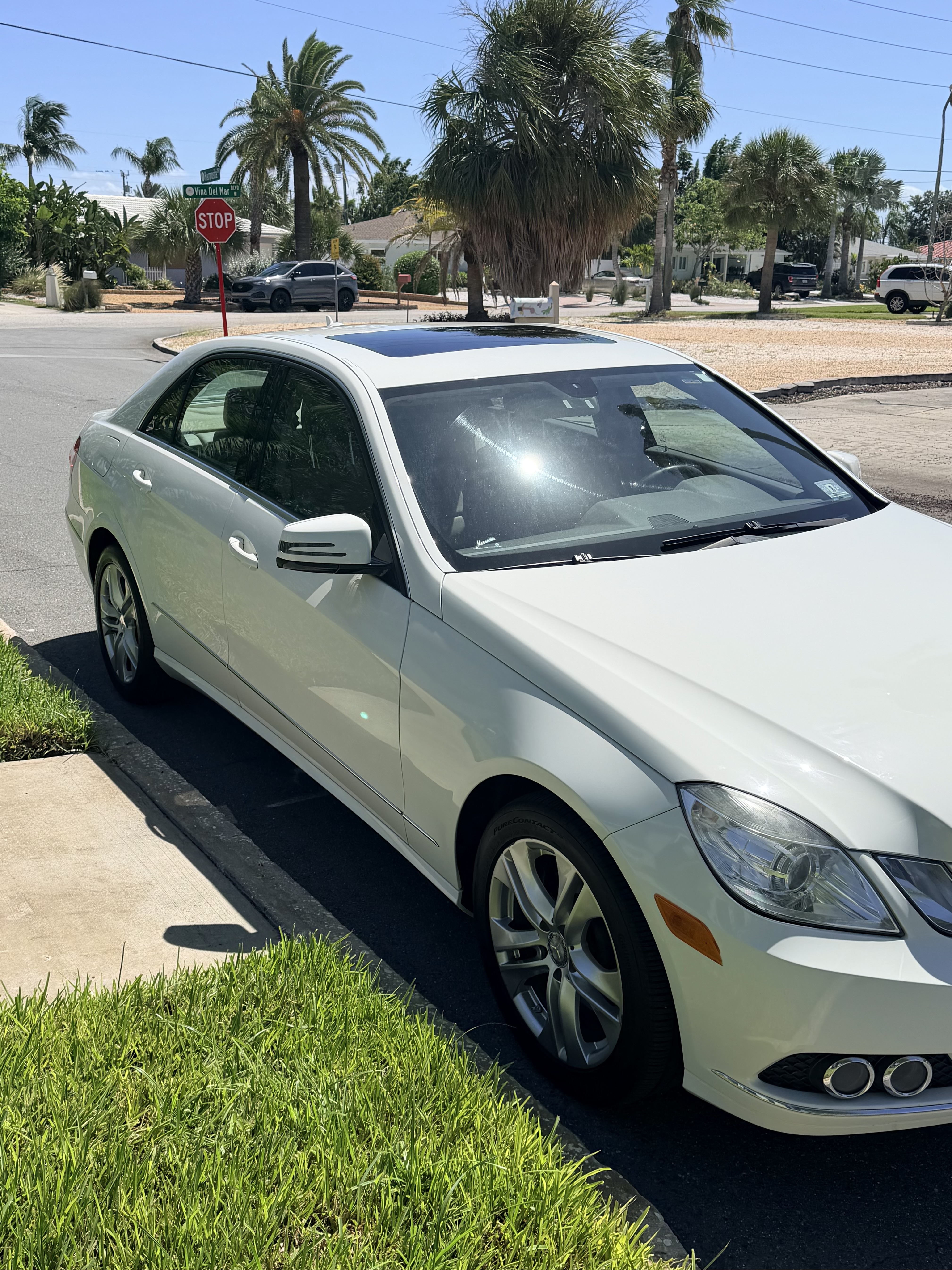 Used 2010 Mercedes-Benz E 350 4MATIC Sedan image 10