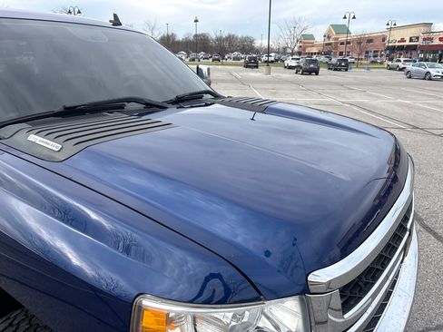 Used 2014 Chevrolet Silverado 2500 LTZ w/ LTZ Plus Package image 2