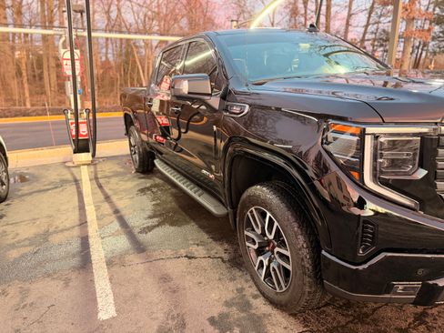Used 2025 GMC Sierra 1500 AT4 w/ AT4 Premium Package image 6