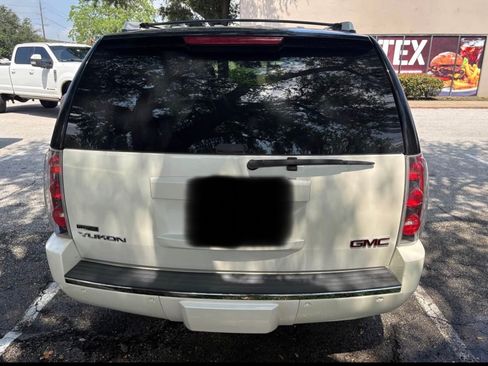 Used 2012 GMC Yukon Denali RWD image 5