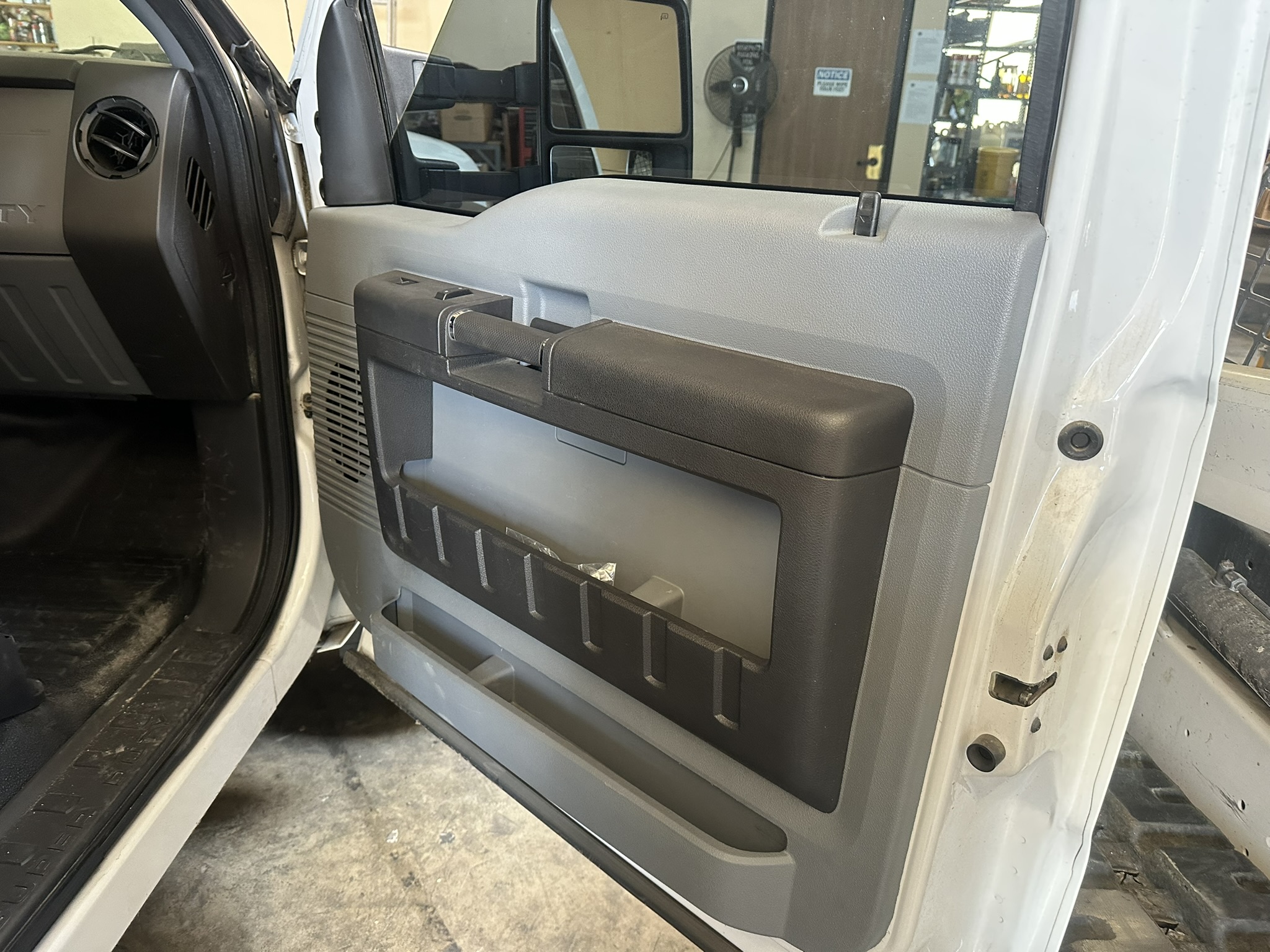 Used 2015 Ford F450 XL w/ Power Equipment Group RWD image 17
