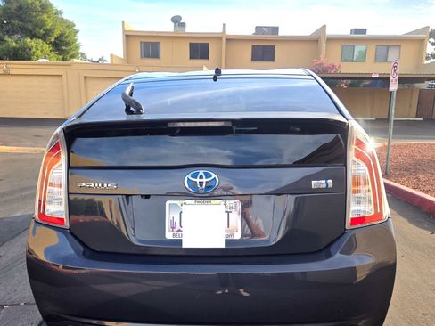 Used 2015 Toyota Prius Four image 4