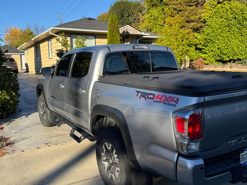 Used 2020 Toyota Tacoma TRD Off-Road image 8