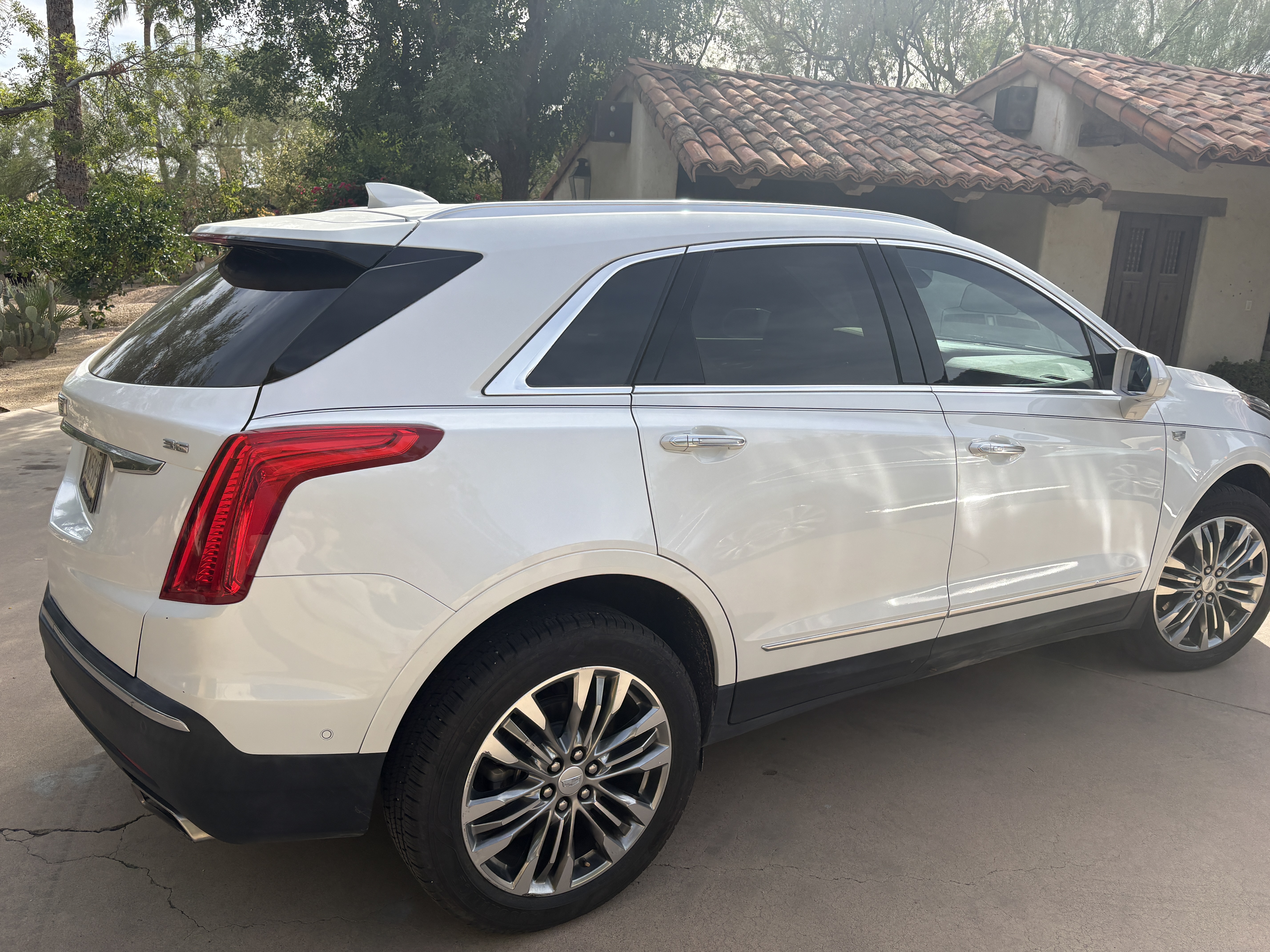 Used 2019 Cadillac XT5 Premium Luxury w/ Driver Assist Package FWD image 6