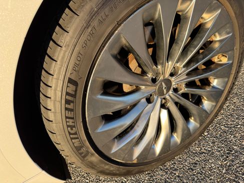 Used 2017 Genesis G90 3.3T Premium image 8