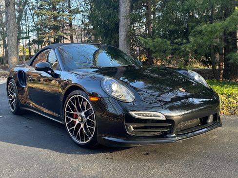 Used 2014 Porsche 911 Turbo image 2