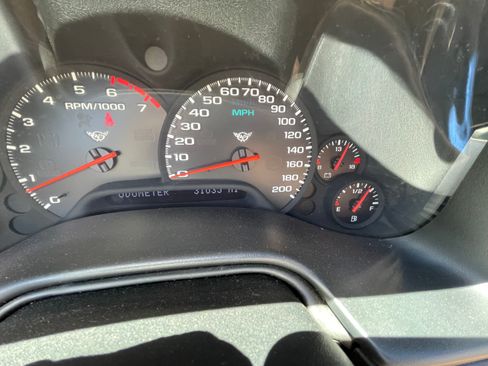 Used 2000 Chevrolet Corvette Convertible RWD image 15