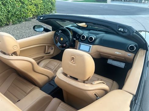 Used 2010 Ferrari California image 6