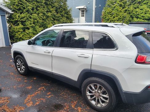 Used 2019 Jeep Cherokee Latitude Plus w/ Comfort/Convenience Group image 9
