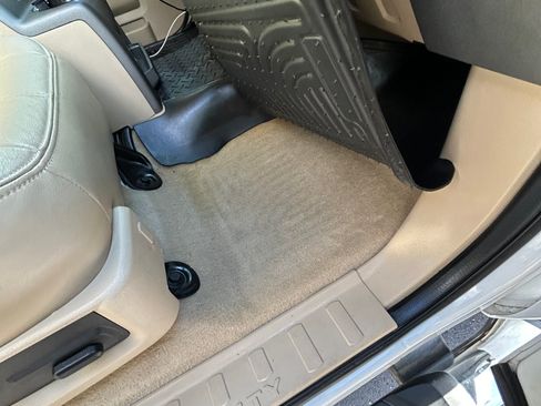 Used 2010 Ford F250 Lariat image 20