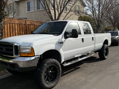 Used 2000 Ford F350 4x4 Crew Cab Super Duty image 1