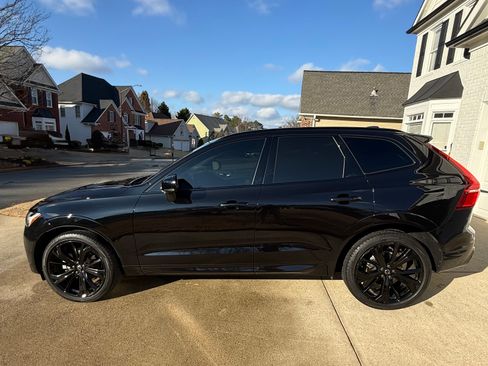 Used 2024 Volvo XC60 B5 Ultimate w/ Protection Package Premier image 2