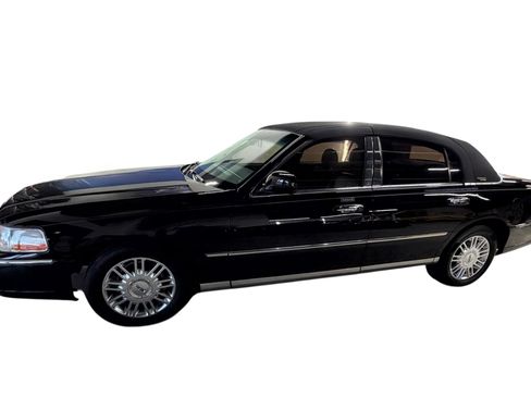 Used 2008 Lincoln Town Car Signature Limited image 8