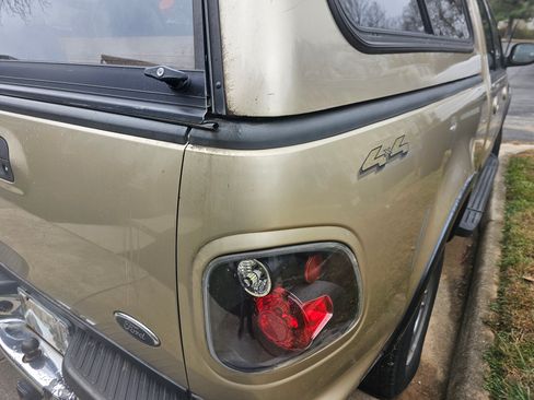 Used 2001 Ford F150 4x4 SuperCrew image 2