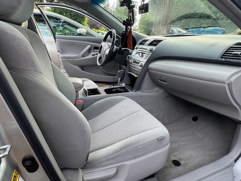 Used 2010 Toyota Camry Hybrid image 10