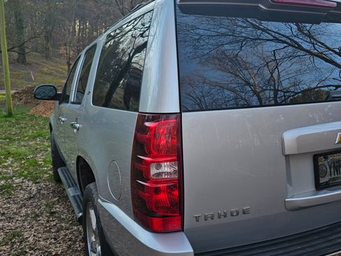 Used 2013 Chevrolet Tahoe LTZ image 10