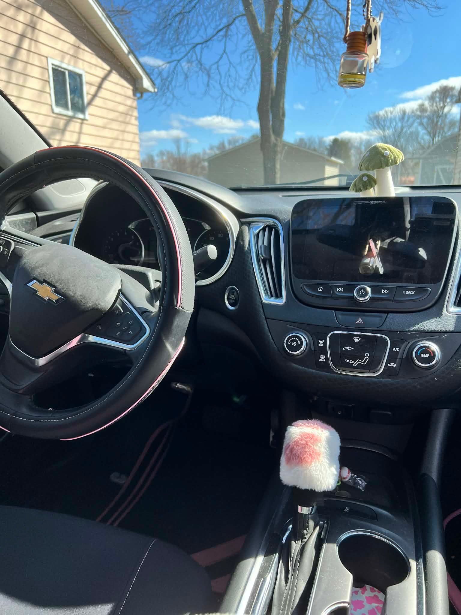 Used 2017 Chevrolet Malibu LT FWD image 4