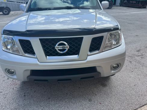 Used 2017 Nissan Frontier PRO-4X w/ Pro-4x Luxury Package image 4