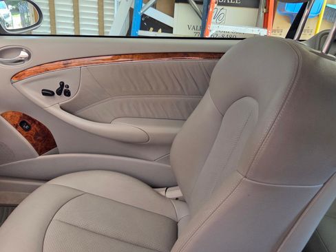 Used 2005 Mercedes-Benz CLK 500 Cabriolet image 11