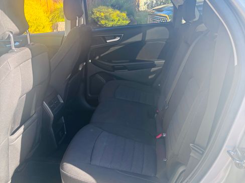 Used 2016 Ford Edge SE FWD image 8