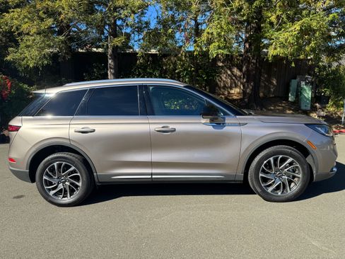 Used 2020 Lincoln Corsair FWD image 6