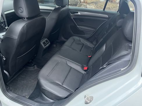 Used 2018 Volkswagen Golf Alltrack S image 10