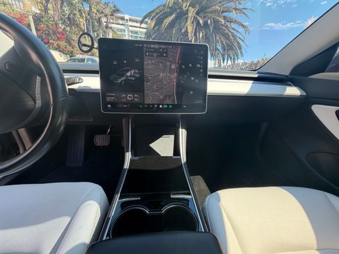 Used 2018 Tesla Model 3 Long Range AWD/4WD image 9