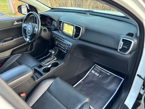 Used 2017 Kia Sportage EX w/ EX Technology Package image 25