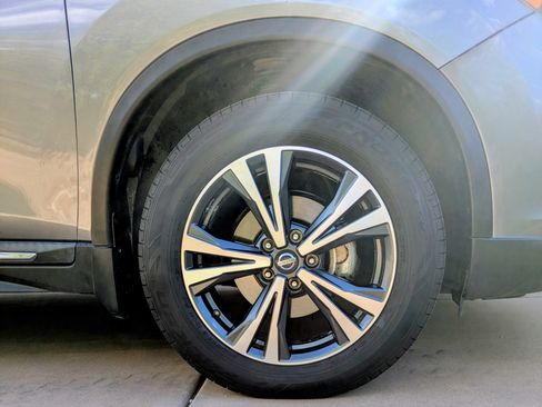 Used 2017 Nissan Rogue SL w/ SL Premium Package image 8