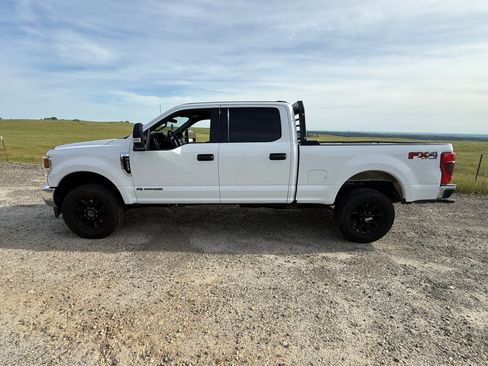Used 2021 Ford F250 XLT w/ FX4 Off-Road Package image 2