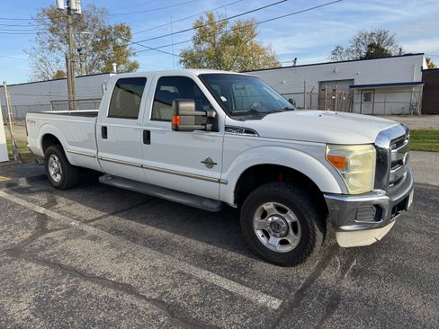 Used 2011 Ford F250 XLT w/ XLT Interior Pkg image 2