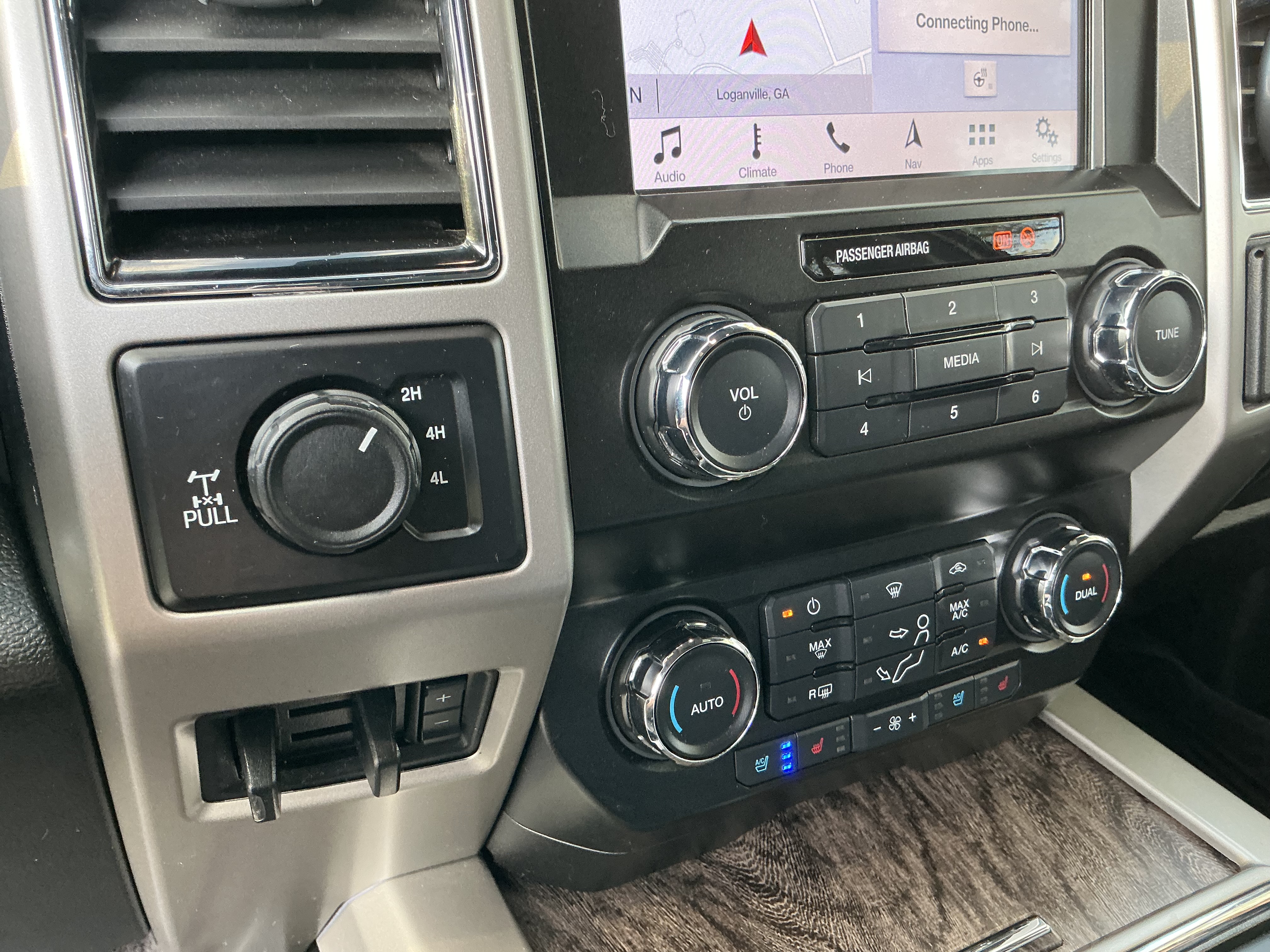Used 2019 Ford F250 Lariat w/ Lariat Ultimate Package AWD/4WD image 14