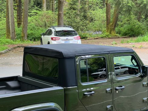 Used 2023 Jeep Gladiator Rubicon w/ LED Lighting Group image 26