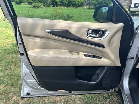 Used 2020 INFINITI QX60 Luxe w/ Essential Package FWD image 10