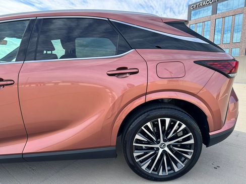 Used 2024 Lexus RX 350h image 12