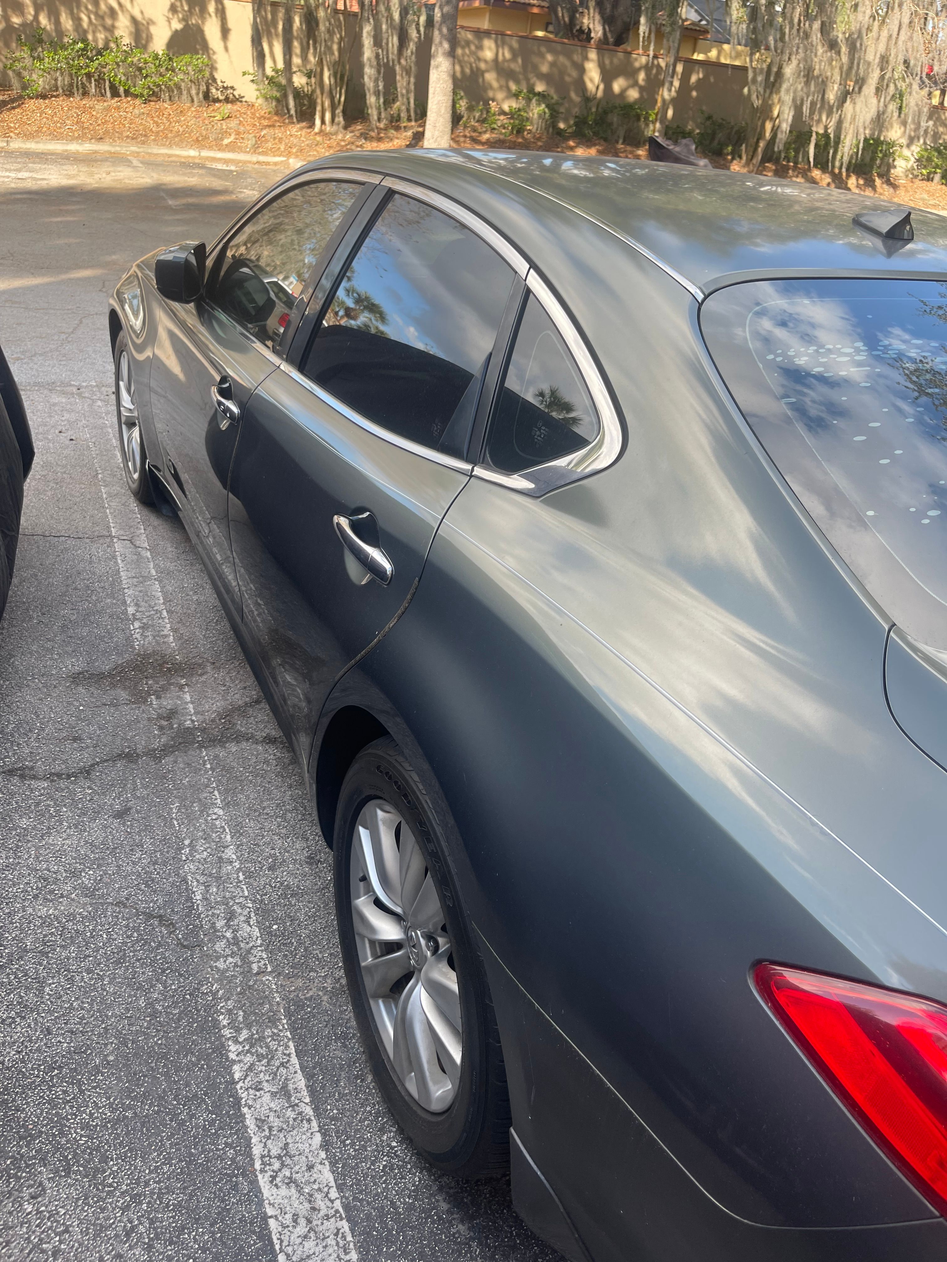 Used 2011 INFINITI M37 w/ Premium Pkg RWD image 8