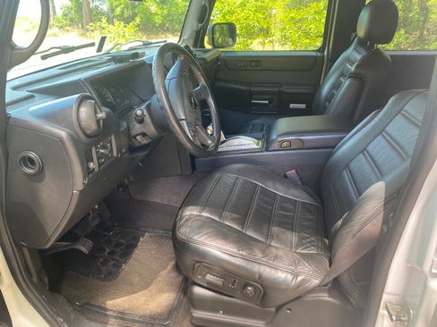 Used 2005 HUMMER H2 w/ Preferred Equipment Group image 11