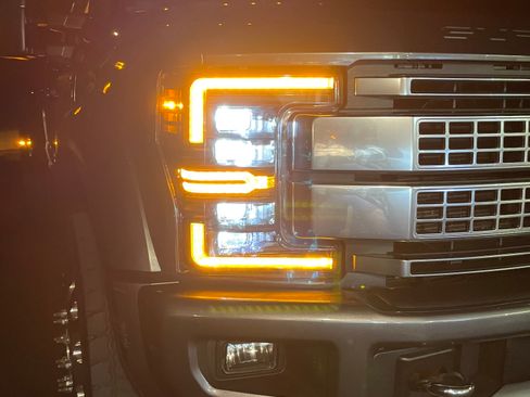 Used 2017 Ford F450 Platinum w/ Platinum Ultimate Package image 16