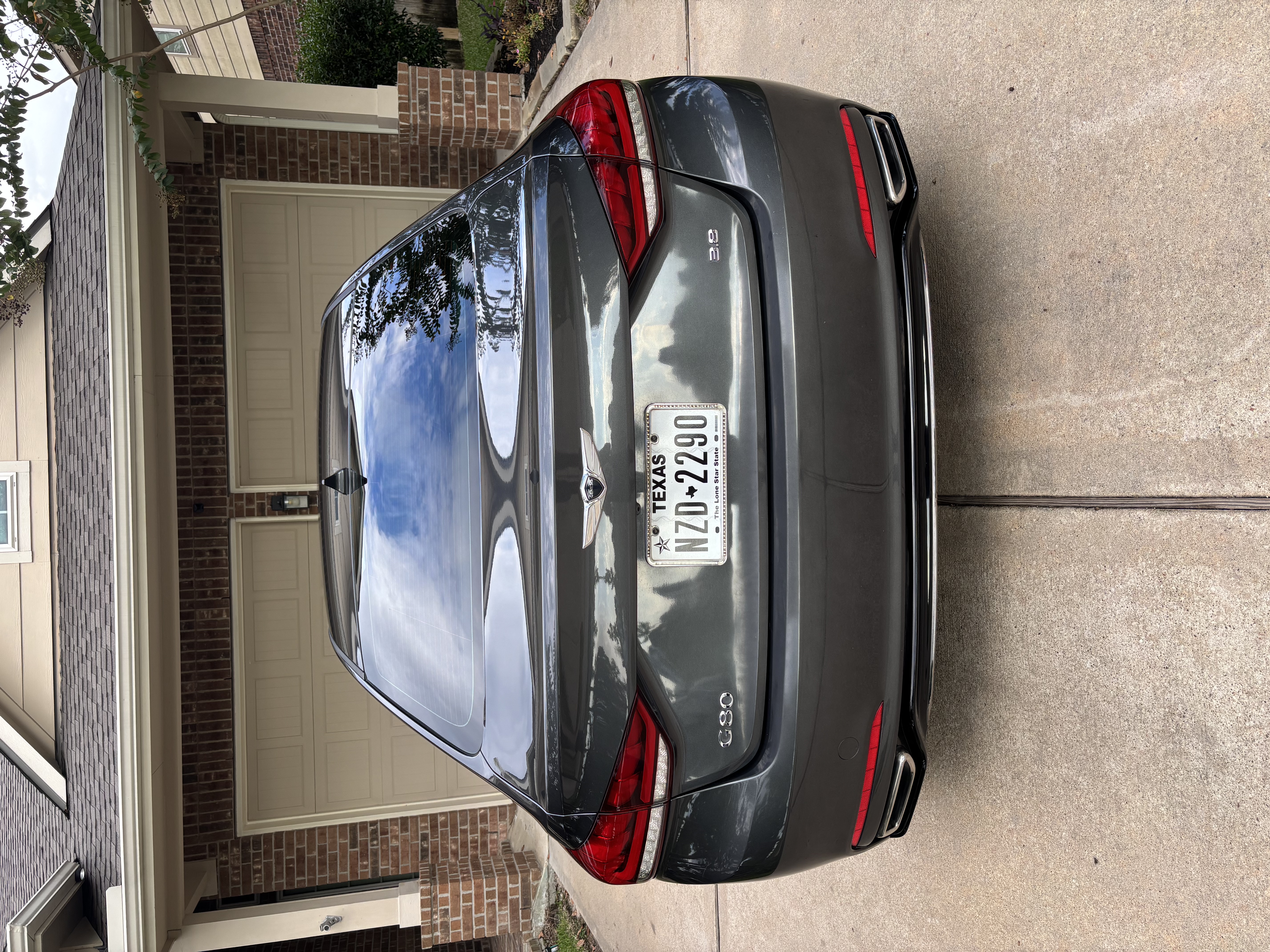 Used 2019 Genesis G80 3.8 RWD image 2