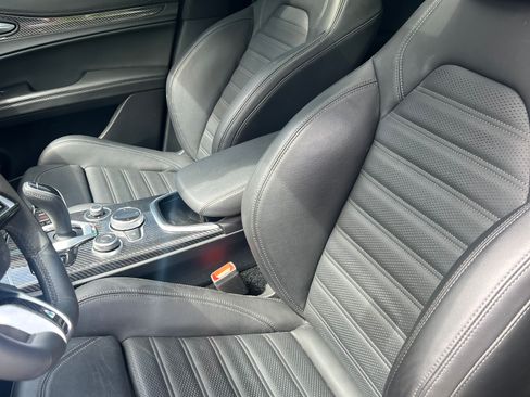 Used 2023 Alfa Romeo Stelvio Quadrifoglio image 14