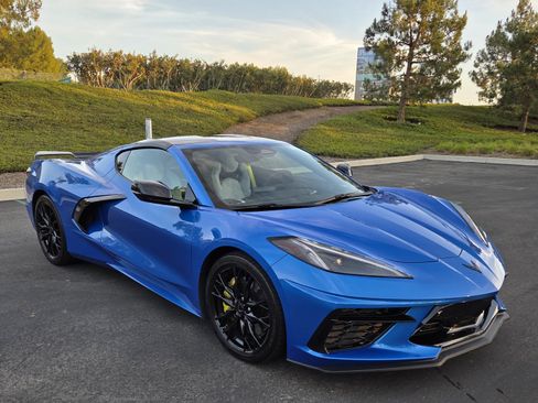 Used 2024 Chevrolet Corvette Stingray Preferred Cpe w/ Z51 Performance Package image 4