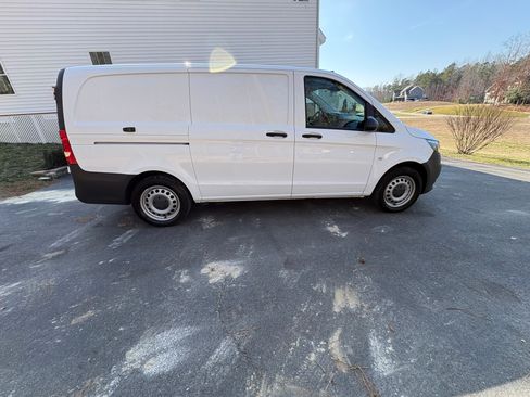 Used 2023 Mercedes-Benz Metris image 5